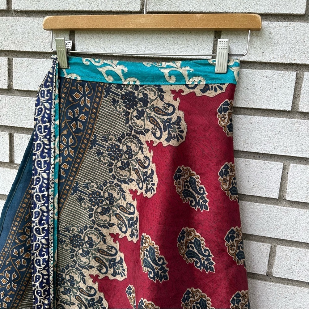 Vibrant 100% Silk Wrap Mini Skirt Reversible Boho Paisley Teal Red Print - Picture 9 of 9